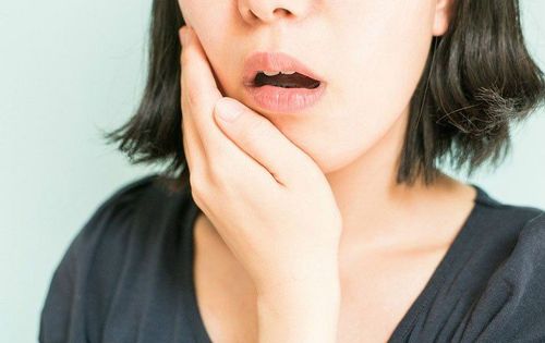 Phụ nữ đang cho con bú có nên chữa sâu răng? Hướng dẫn an toàn và hiệu quả